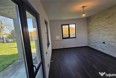 Casă cu 5 camere cu Teren 600 Mp în Mitocu Dragomirnei - 8