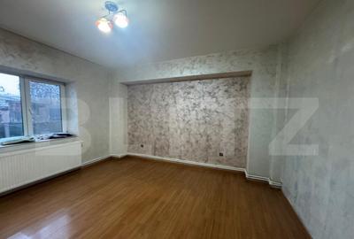 Casă cu 6 camere cu Canalizare în Podul de Piatră - 2