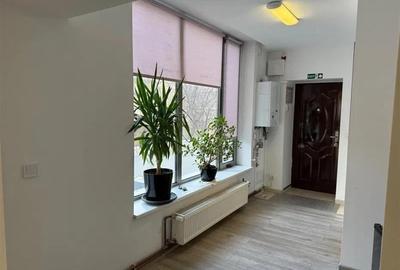 Unirii-Traian, birou modern, parter inalt, terasa proprie - 2