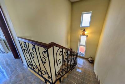 Casa singur in curte Mure? Unirii Zona Pom... - 5