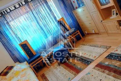 Casă cu 4 camere cu Teren 200 Mp în Dumbrăvița