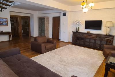 Duplex de lux în centrul stațiunii Mamaia – Eleganță la malul mării 300.000 € - 2