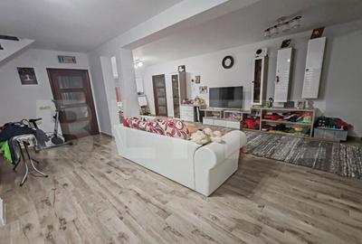 Casa de vanzare 3 dormitoare Casa de vanzare 3 dormitoare - 1