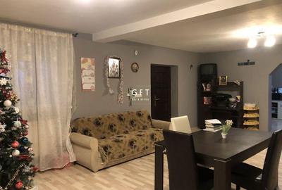 Casă cu 6 camere cu Canalizare în Sud