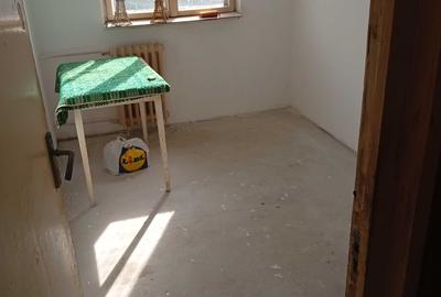 Apartament cu 3 camere semidecomandat în Malu Roșu - 2