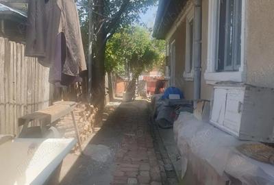 Casă cu 3 camere cu Teren 90 Mp în Tei
