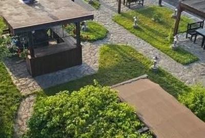 Pensiune cu Restaurant pe malul lacului