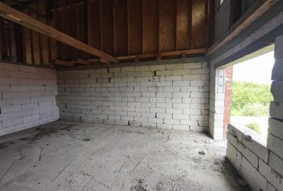 Casă cu 5 camere cu Teren 4400 Mp în Central - 12