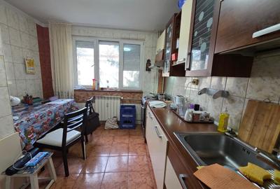 Apartament cu 3 camere semidecomandat în 1 Decembrie 1918 - 2