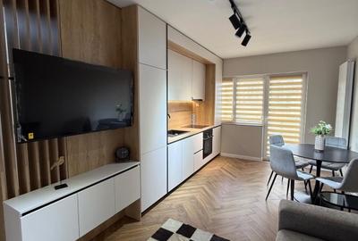 Apartament cu 3 camere semidecomandat în Florești - 1