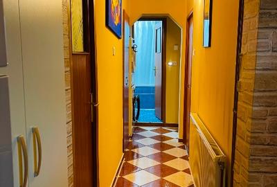 Apartament cu 3 camere decomandat în Apărătorii Patriei - 4