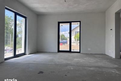 Casă cu 4 camere cu Teren 406 Mp în Ulmi - 9