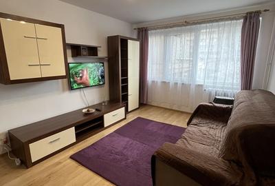 Apartament cu 2 camere semidecomandat, mobilat în Titan
