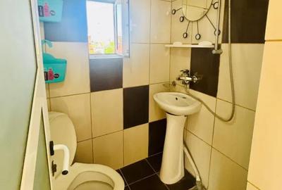 Casă cu 5 camere cu Canalizare în Central - 8