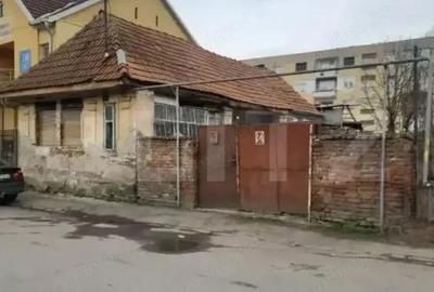 Casă cu 3 camere cu Teren 428 Mp în Central - 2