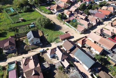 Teren de 842 mp, în Est - 1