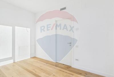 Vila luminoasa si moderna de vanzare in Amber Forest Tunari - 12