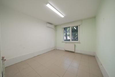 Spatiu comercial/rezidential*Centrala proprie*Parter*Acces stradal*Bloc 1981 - 10