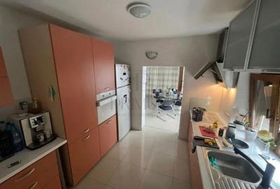 Triplex - Zona Torontalului - 3 Dormitoare - 2 Dressing-uri - Garaj - Curte spat - 4