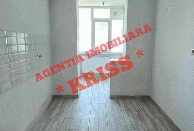 Apartament cu 3 camere semidecomandat în Calea București - 2