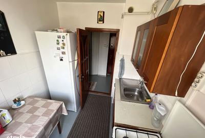 Apartament cu 3 camere semidecomandat în Țiglina 1