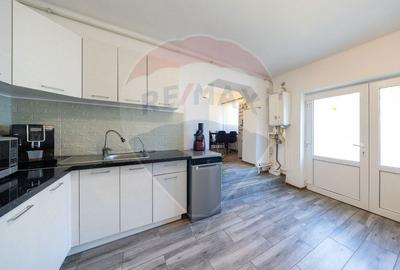 Casă cu 4 camere cu Teren 390 Mp în Satu Nou - 10