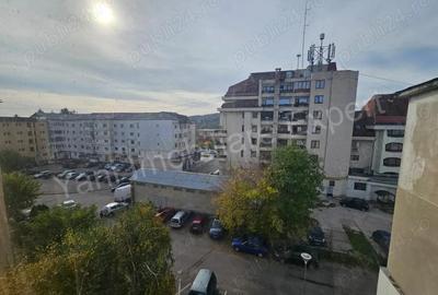 Apartament cu 3 camere în Central - 2