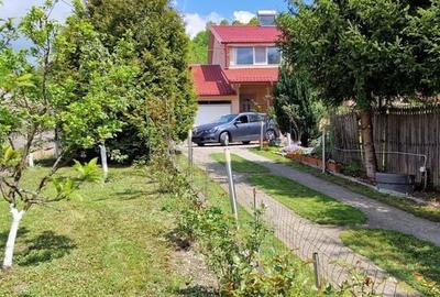 Casă cu 4 camere cu Teren 200 Mp în Central