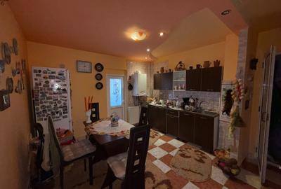 Apartament  2 camere, decomandat, etaj 1, zona Liceul de Muzica Apartament  2 camere, decomandat, etaj 1, zona Liceul de Muzica - 15