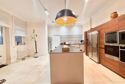 Casă individuală cu 13 camere cu Canalizare în Capitale - 3