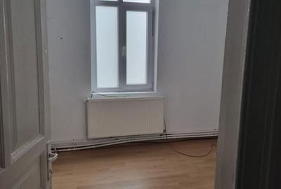 Casă cu 5 camere cu Teren 334 Mp în Calea București - 6