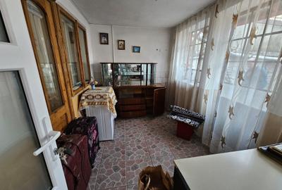 Casă cu 4 camere decomandat în Strejnicu
