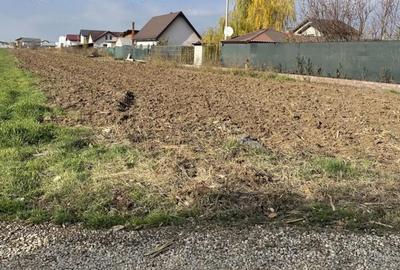 Teren de 1800 mp, în Central