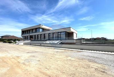 Spațiu comercial, de 447 mp, în Central - 10