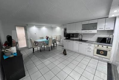 Casă cu 9 camere cu Teren 640 Mp în Central - 17