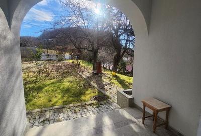 Casă cu 4 camere în Central