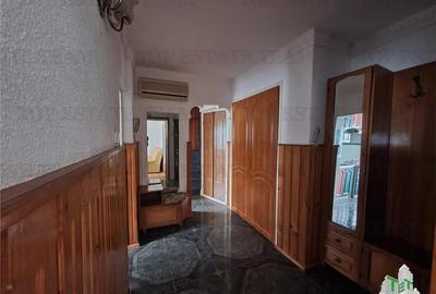 Apartament cu 5 camere decomandat, mobilat în Sud - 19