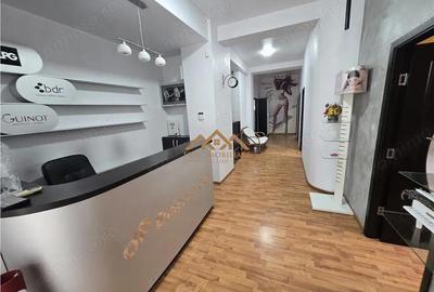 Spațiu comercial, de 120 mp, în Central - 9