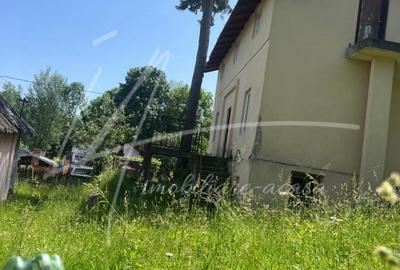 Teren intravilan cu casa- 1740 mp. in Provita de Sus-PH - 40