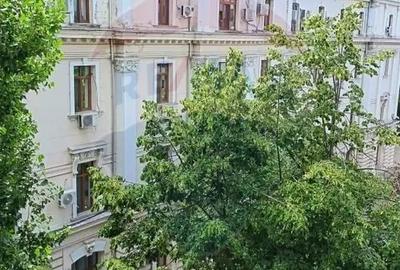 Apartament cu 3 camere semidecomandat în Gara de Nord