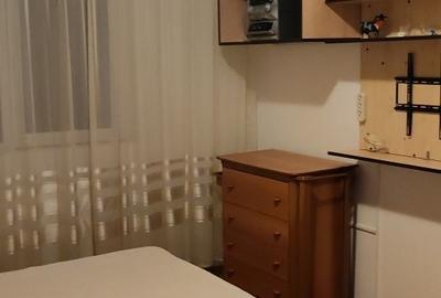 Apartament cu 2 camere decomandat în Roșu