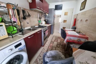 Apartament cu 2 camere decomandat, mobilat în Berceni
