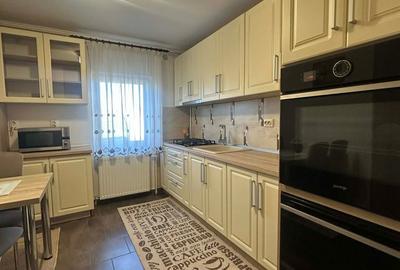 Apartament cu 3 camere decomandat în Micro 16 - 1