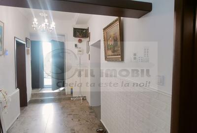 APARTAMENT ULTRACENTRAL , PIATA UNIRII, CUZA VODA 70 MP PLUS CURTE