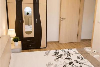 Apartament cu 2 camere decomandat, mobilat în Tractorul - 2