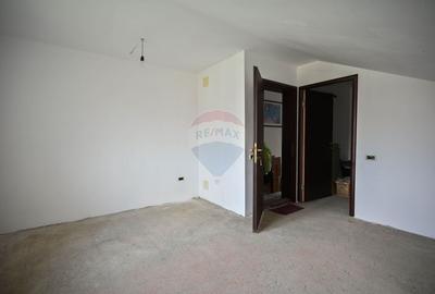 Casă cu 4 camere cu Teren 1000 Mp în Podu Oltului - 26