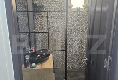 Casă cu 5 camere cu Teren 464 Mp în Central