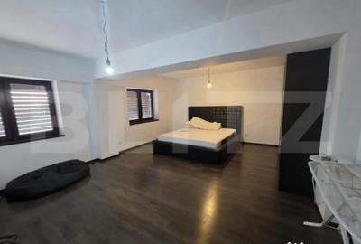 Apartament cu 3 camere semidecomandat în Micro 3 - 2