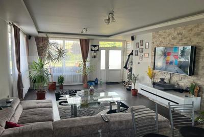 Casă cu 4 camere cu Teren 268 Mp în Bărdești