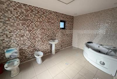 Casă cu 9 camere cu Teren 1000 Mp în Central - 4